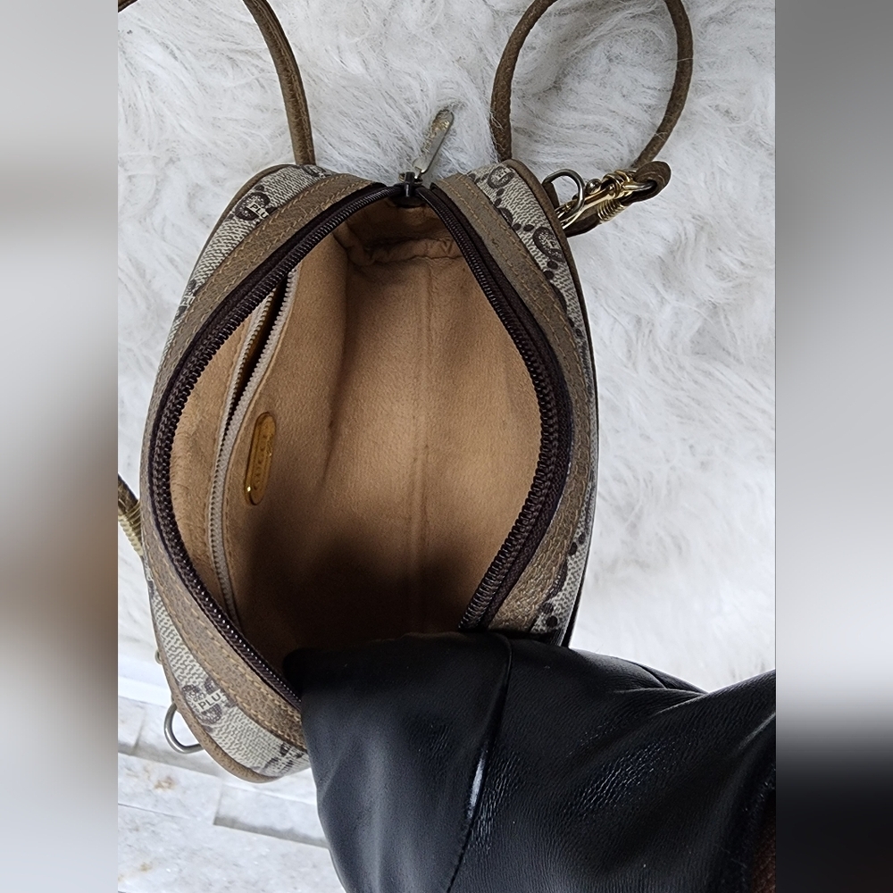 Vintage Gucci GG Plus Crossbody Bag – Rare Collector’s Piece - Picture 5 of 12
